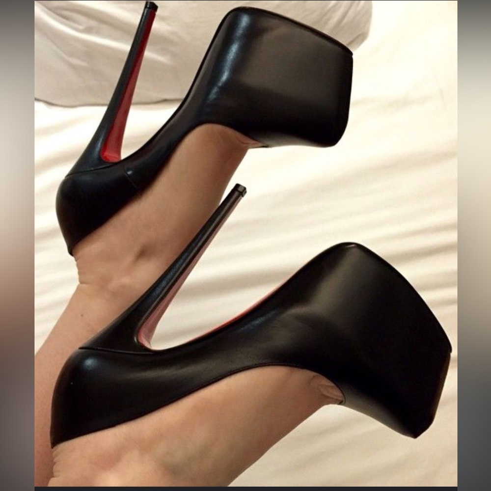 Christian loubuiton dafodil size 37